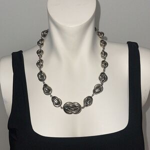 Lia Sophia Silver tone lightweight chunky Necklace 16” drop adjustable lengths